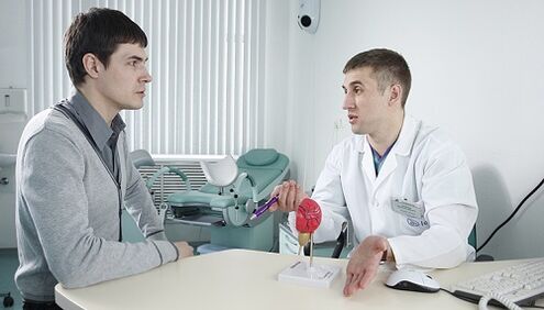 O médico prescribe o tratamento da prostatite cun dispositivo